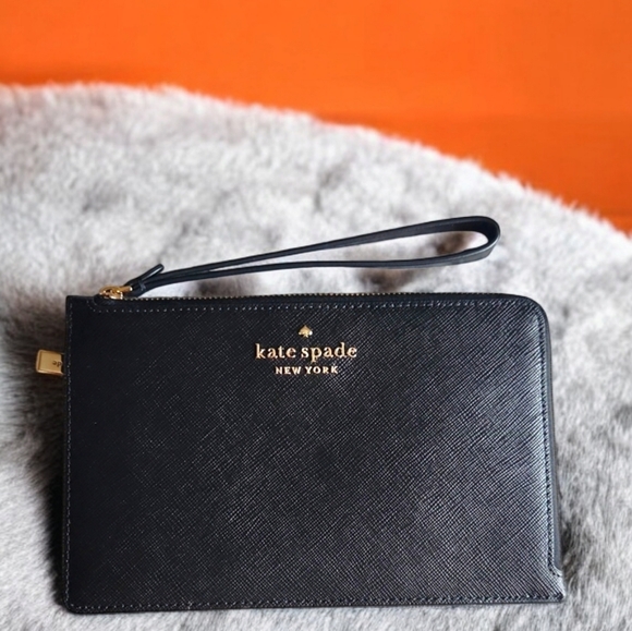 Kate Spade Staci Medium L-Zip Wristlet Wallet Black Saffiano Leather NWOT - Picture 1 of 11